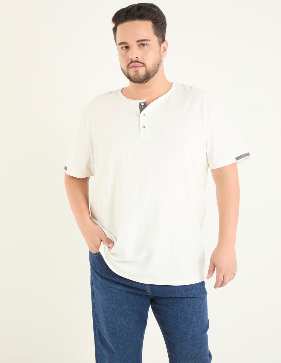 Playera cuello henley para hombre 1